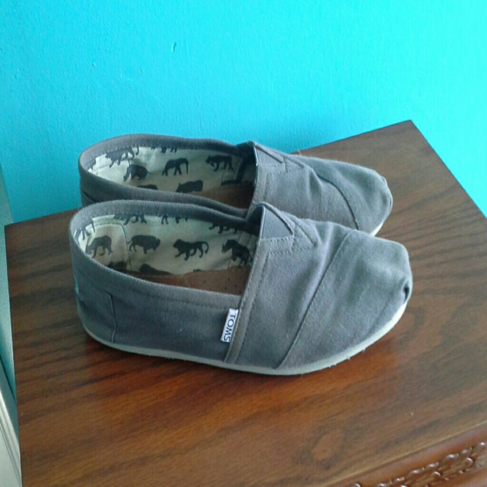 Toms canvis shoes